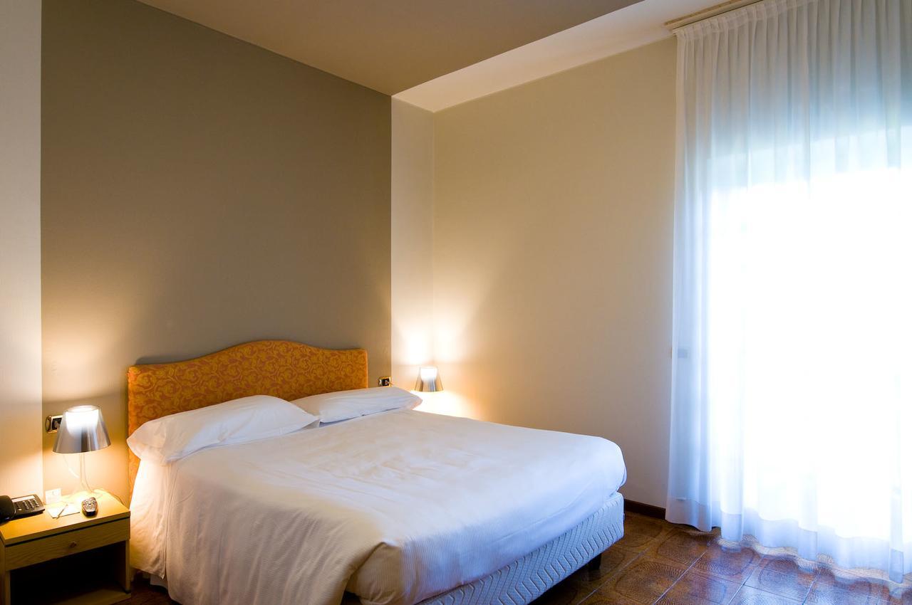 Lo Hotel